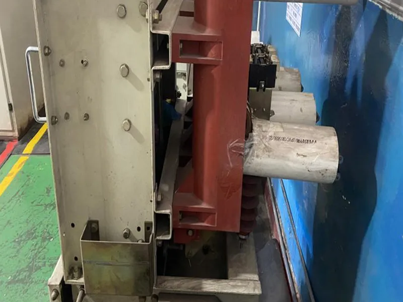 Оригинальное изображение нестандартной тележки с выключателем производства совместного предприятия Шэньян Ухуань Цзидянь