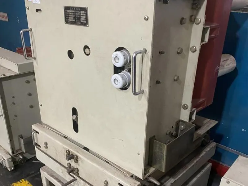 Оригинальное изображение нестандартной тележки с выключателем производства совместного предприятия Шэньян Ухуань Цзидянь